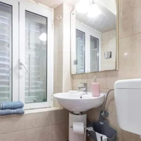 Old Town Cozy - One Bedroom